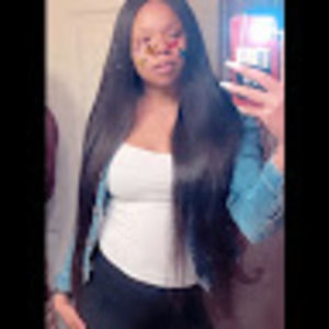 Meet your Posher, Alicia